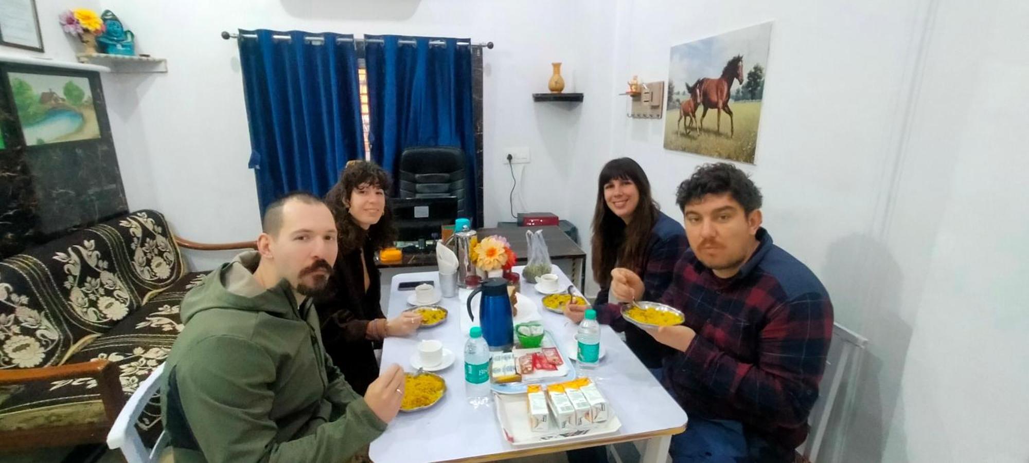 Eastern Gate Homestay Кгаджураго Екстер'єр фото