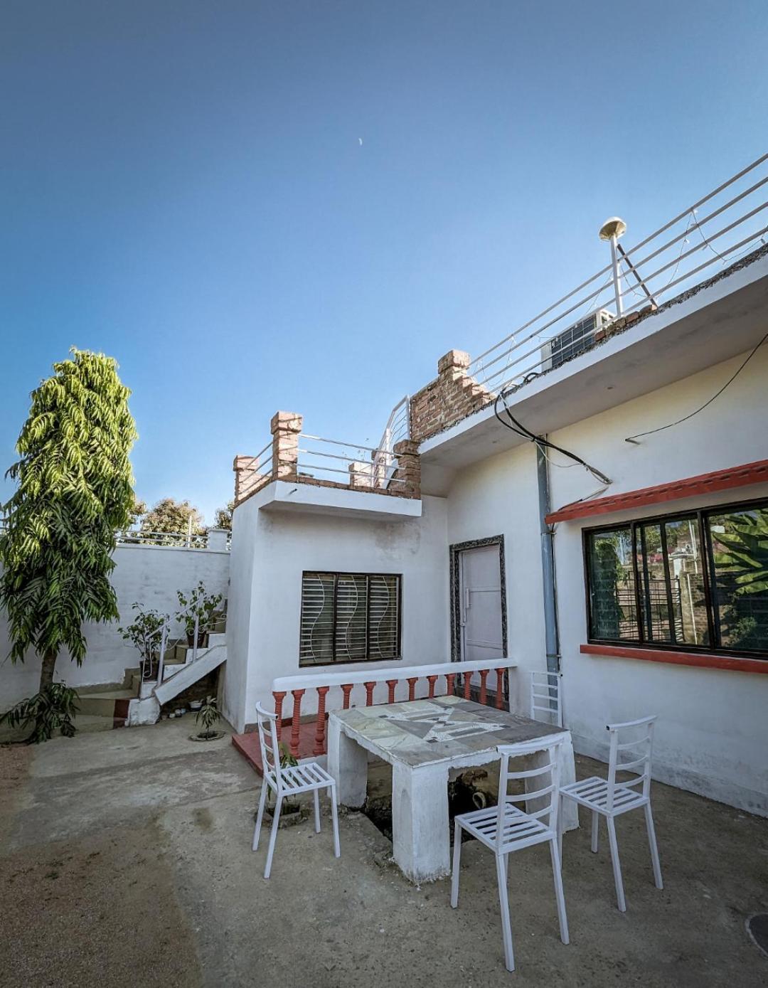 Eastern Gate Homestay Кгаджураго Номер фото